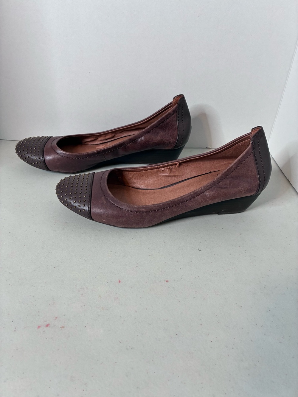 Lucky Brand Brown Leather Studded Cap Toe Ballet Flats Women’s Slip On Shoes - Picture 2 of 7